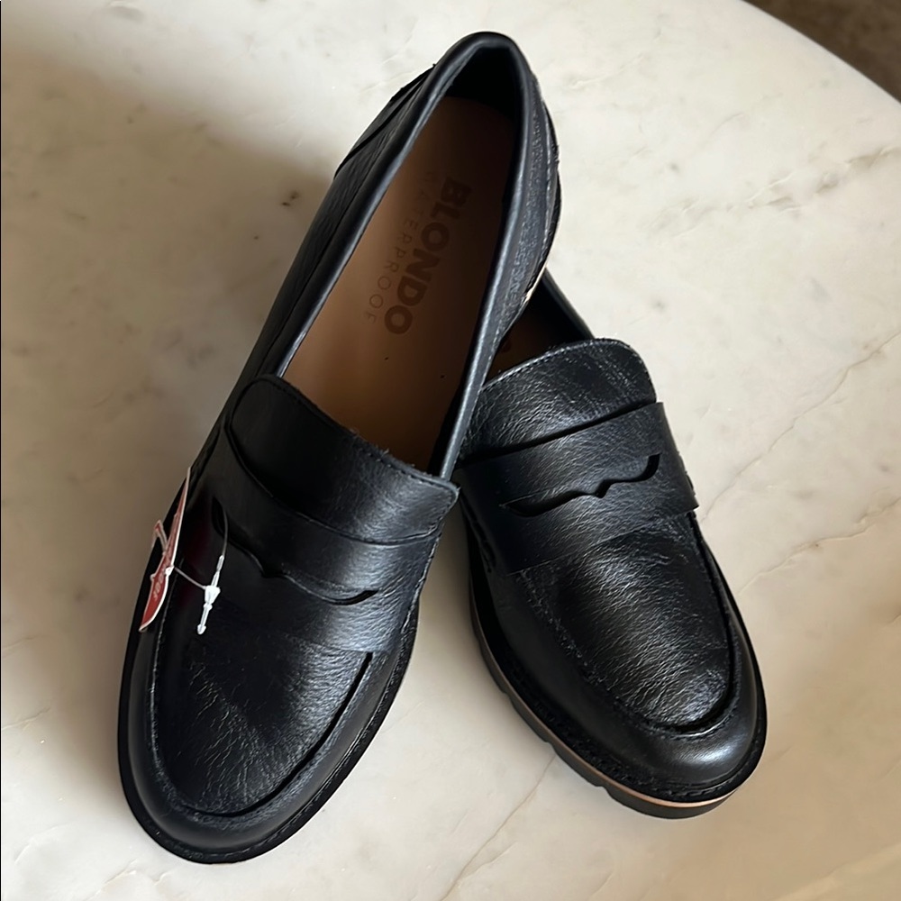Blondo Women’s Black Loafers NWOT
